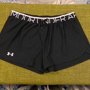 Under Armour black Work out Shorts large
